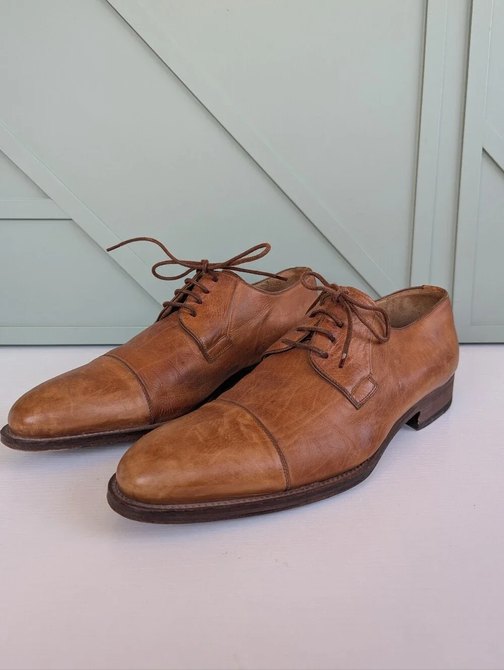 Magnanni Men's Tan Leather Cap-Toe Oxfords